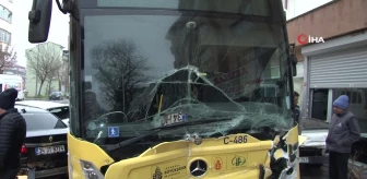 Ataşehir'de İETT otobüsü 4 araca çarptı