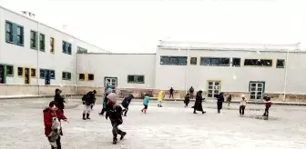 Çanakkale ilçelerinde kar yağışı nedeniyle eğitime ara verildi