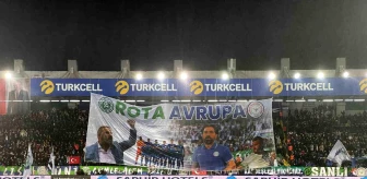 Çaykur Rizespor Taraftarı Beşiktaş Maçı Öncesi 'Rota Avrupa' Yazılı Kareografi Yaptı