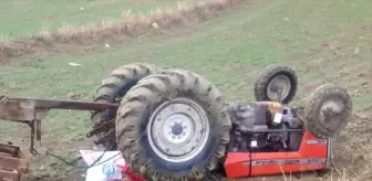 Çorum'un Sungurlu ilçesinde traktör devrildi, 1 kişi yaralandı