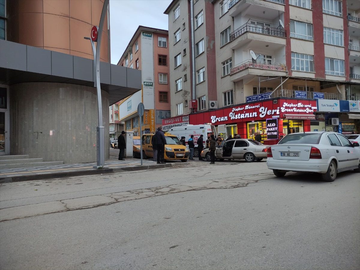 Çorum'da Otomobil Çarpması: Bir Kişi Yaralandı