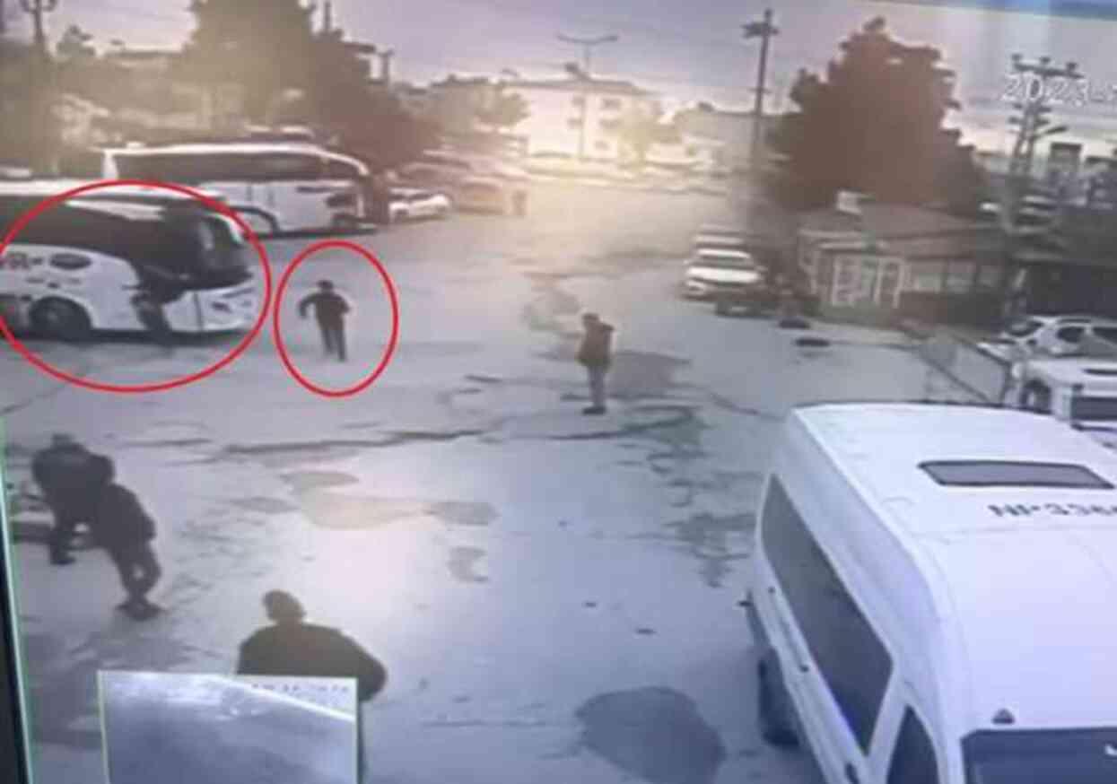 Muavini ezerek �ld�ren otob�s �of�r�n�n kendini b�yle savundu: Fark etmeyerek �zerinden ge�tim