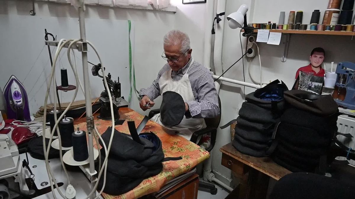 Yozgat'ın son kasket ustası mesleğini devam ettiriyor