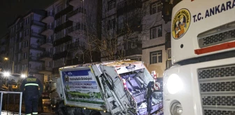 Ankara'da yol çöktü, çöp kamyonu sıkıştı