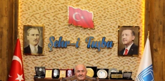 Van'ın Tuşba Belediye Başkanı Salih Akman, gazetecilerin fedakarlığını takdir etti