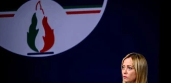 İtalya'da Faşist Selamı Veren Grup Tartışmalara Yol Açtı