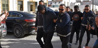 KKTC'de döviz bürosu sahibini öldürmüşlerdi! Kamerunlu katil zanlılarını polise teslim eden 3 Kıbrıs Türkü'nü Rum polisi tutukladı