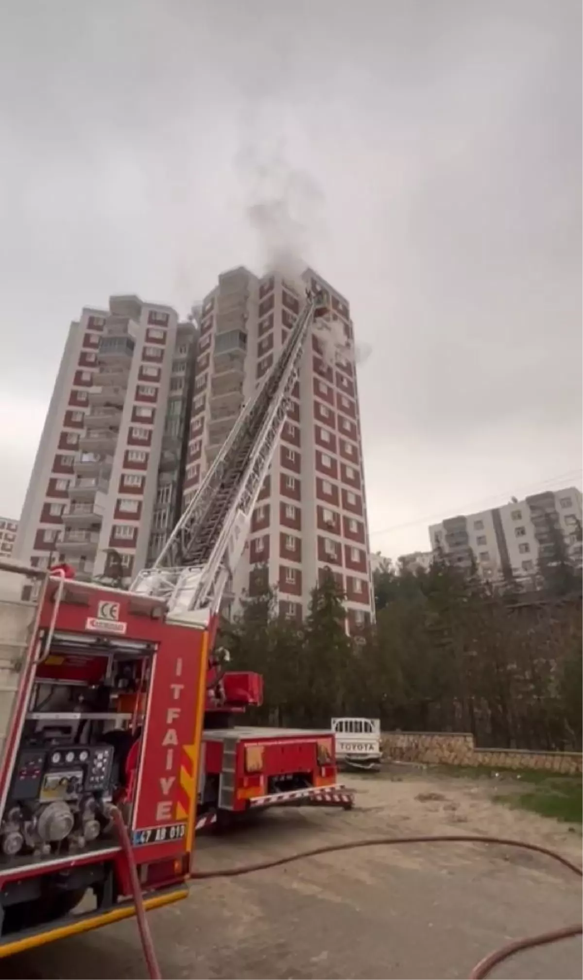 Mardin'de 15 Katlı Binada Yangın Çıktı