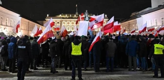 Polonya polisinden Cumhurbaşkanlığı Sarayı'na baskın! Eski bakan ve yardımcısı gözaltına alındı
