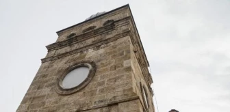 Antalya Saat Kulesi Çalınan Saati Yerine Koyuyor