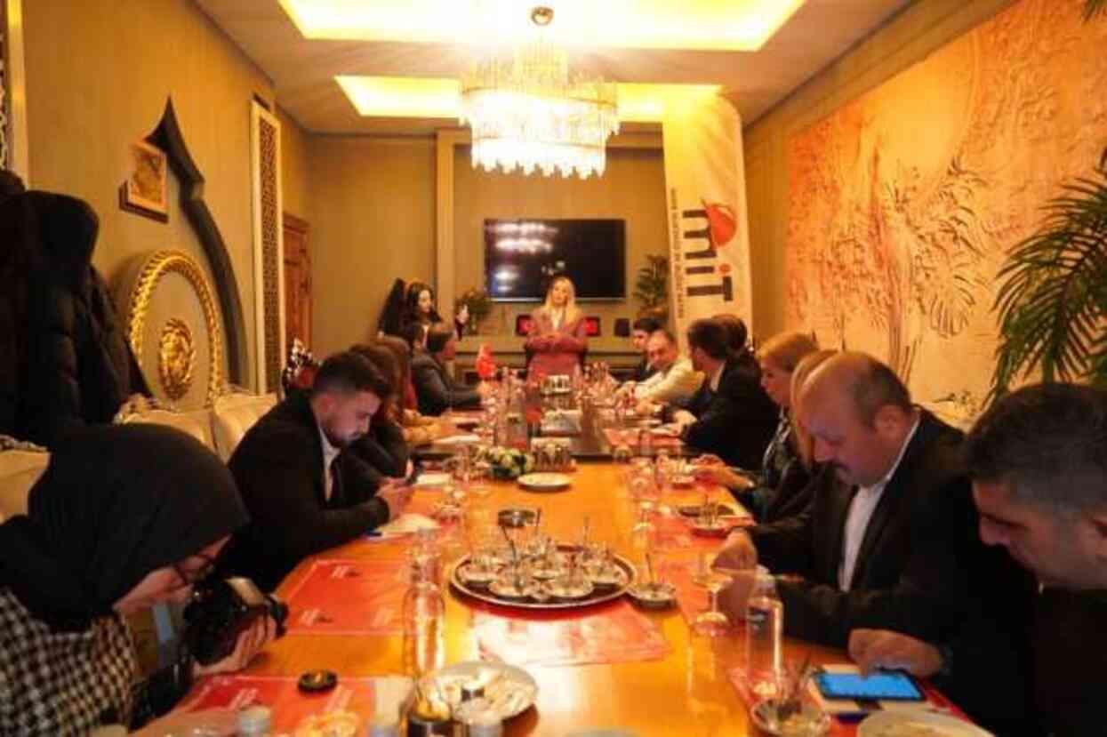 TİM Ortak Sağlık ve Güvenlik Birimi'nden Ankara'daki gazetecilere ilk yardım eğitimi TİM Ortak Sağlık ve Güvenlik Birimi'nden Ankara'daki gazetecilere ilk yardım eğitimi