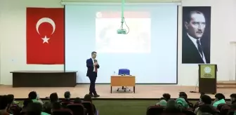 İYTE Rektörü Prof. Dr. Yusuf Baran, Çeşme'de lise öğrencileriyle buluştu