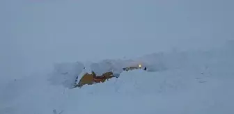 Bingöl'ün Karlıova ilçesinde kar kalınlığı 4 metreyi geçti