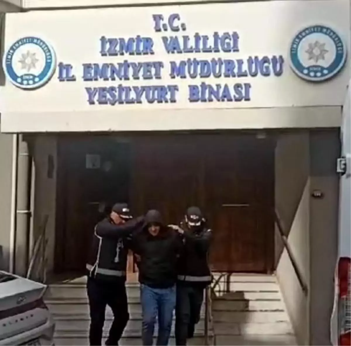 İzmir'de Kıranlar suç örgütü üyesi yakalandı