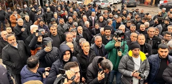 Malatya Selahattin Başkanını bırakmak istemiyor! Halk parti binasında toplandı