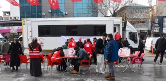 Van'da Vatandaşlar Türk Kızılay Kampanyasına Destek İçin Kan Bağışında Bulundu