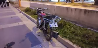 Kozan'da Motosiklet Kazası: 2 Yaralı