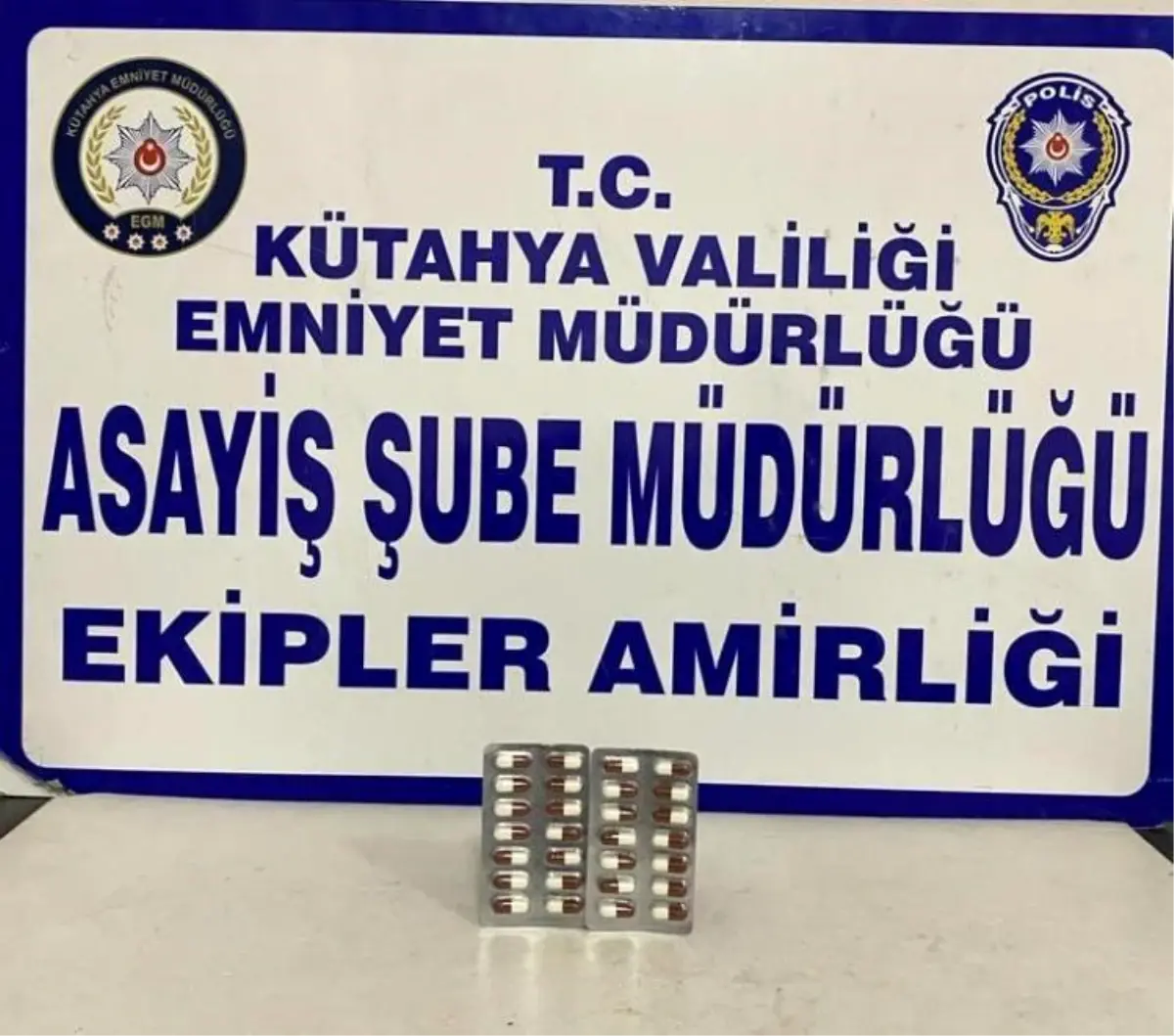 Kütahya'da Bölge Uygulamasında 28 Adet Sentetik Ecza Hap Ele Geçirildi ...