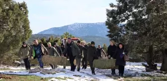 Spil Dağı Milli Parkı'nda Yaban Hayvanlarına Yem Desteği