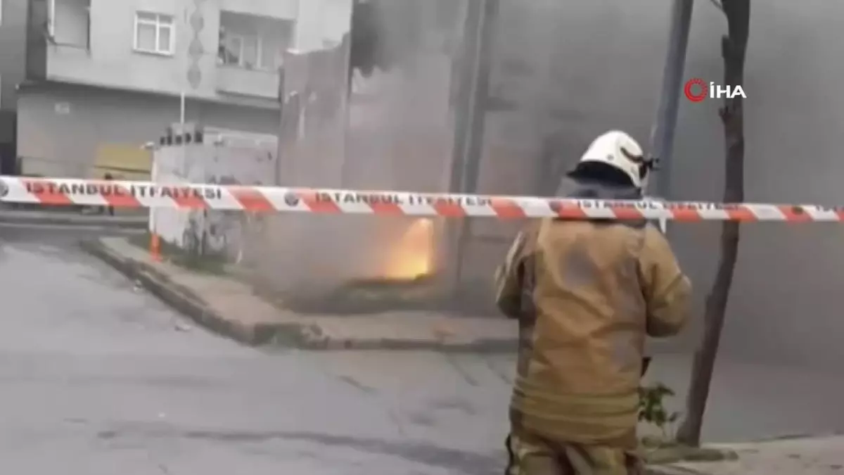 Sultangazi'de Benzin İstasyonu Yakınlarında Patlayan Trafo Paniğe Neden Oldu