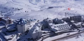 Uludağ'da kayak sezonu resmen açıldı, vatandaşlar doyasıya eğlendi