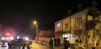 Burdur'da otomobil bahçe duvarına çarptı, 2 kişi yaralandı