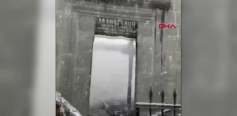 Rize'deki Tarihi Cami Yıldırım Sonucu Yangınla Karşılaştı