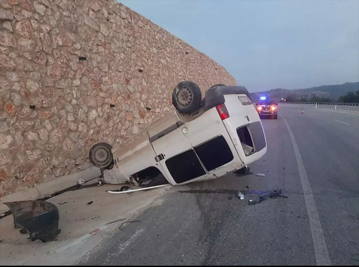 Gediz'de trafik kazası: Bir kişi yaralandı