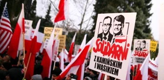 Polonya'da Gösteriler: Eski Hükümet Üyeleri Açlık Grevine Başladı