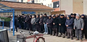 Çorum'da Kalp Krizi Geçiren Polis Memurunun Babası Son Yolculuğuna Uğurlandı