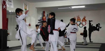 Şanlıurfa Büyükşehir Belediyesi Gençlere Ücretsiz Spor Eğitimleri Veriyor