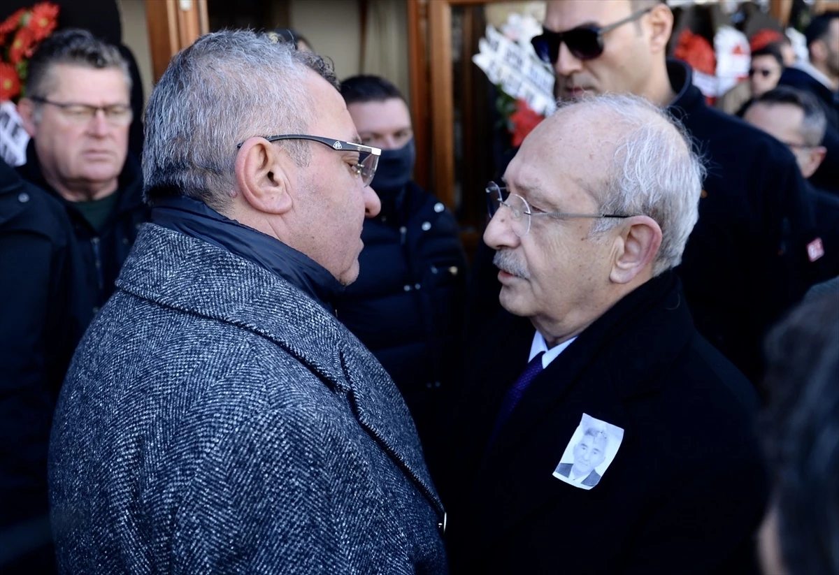 CHP İstanbul Milletvekili Engin Altay'ın Babası Kazım Altay'ın Cenazesi Toprağa Verildi