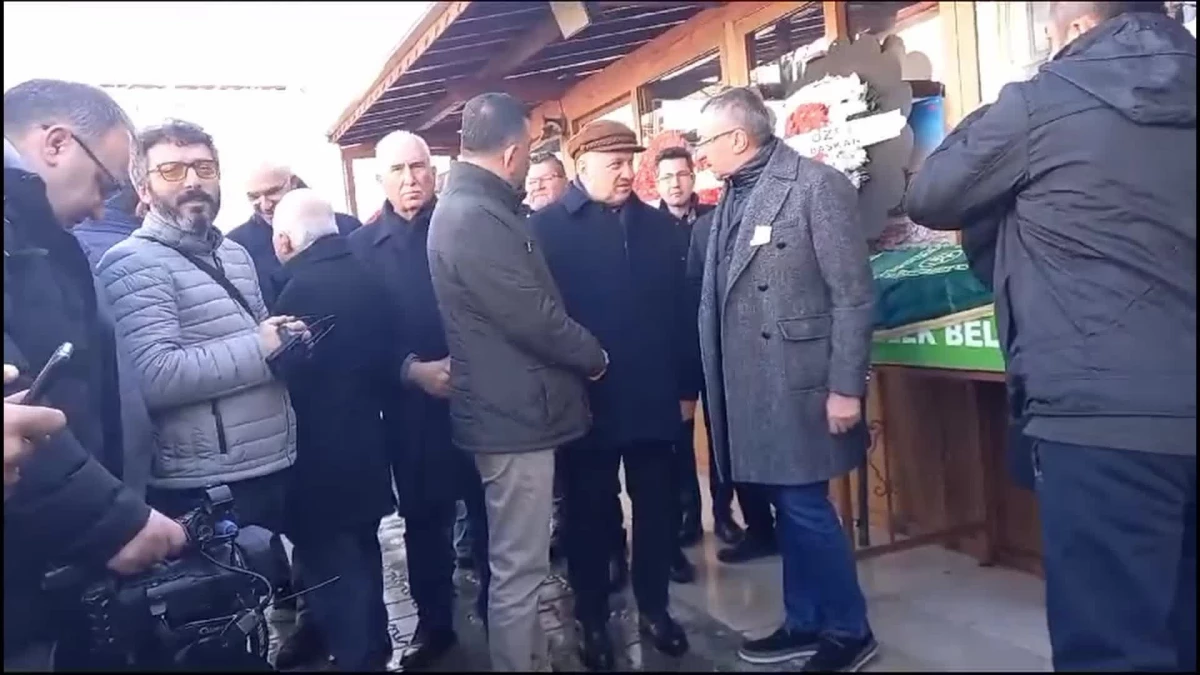 CHP İstanbul Milletvekili Engin Altay'ın babası Kazım Altay toprağa verildi