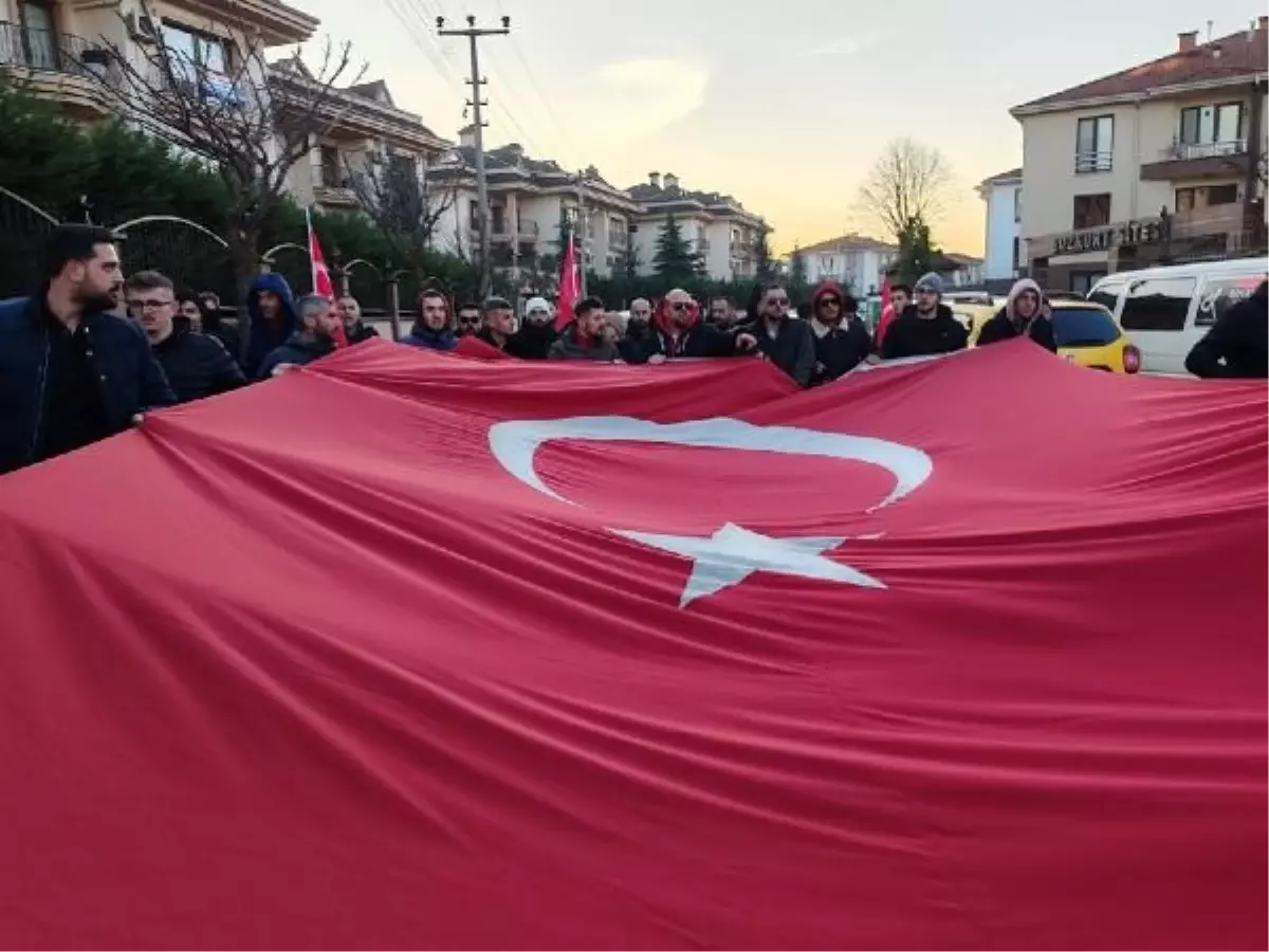 Düzce'de gençler şehitler için yürüdü