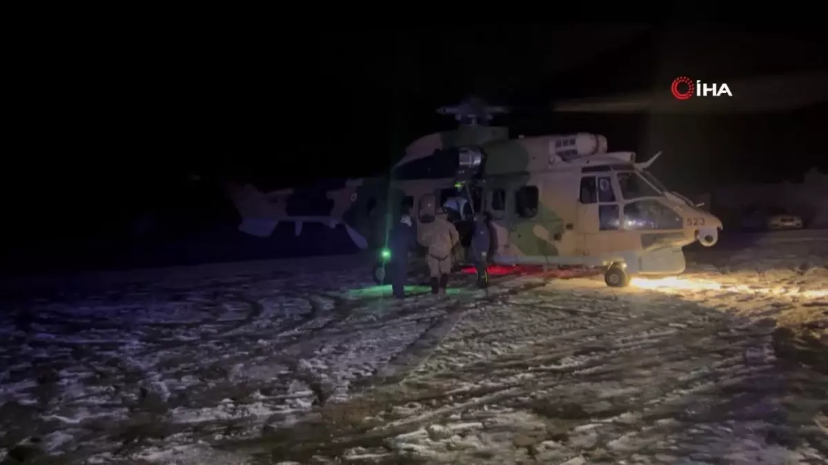Hasan Dağı'nda düşüp yaralan dağcı kadın helikopterle böyle kurtarıldı
