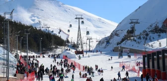 Palandöken Kayak Merkezi Hafta Sonu Ziyaretçi Akınına Uğradı