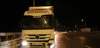 Anadolu Otoyolu'nda Kalp Krizi Geçiren TIR Sürücüsü Hayata Döndürüldü