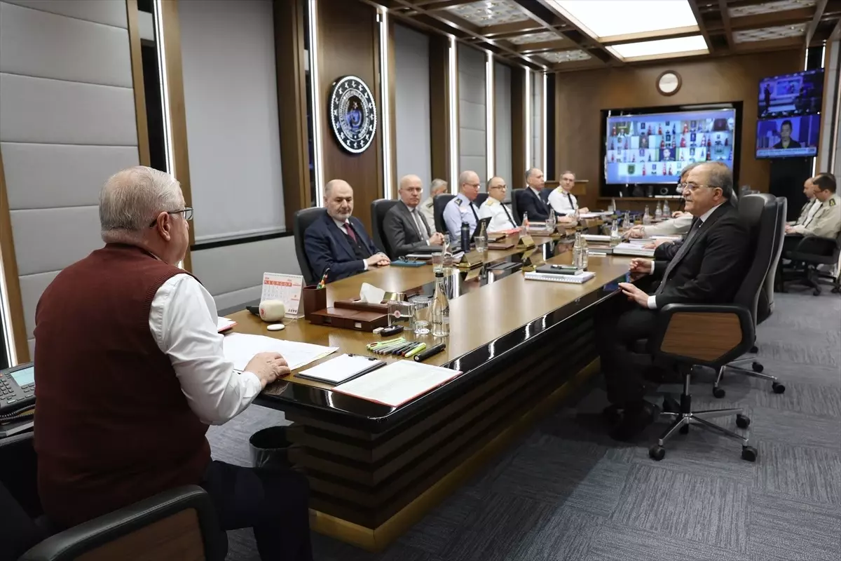 Milli Savunma Bakanı: Irak ve Suriye'deki Hedefler İmha Edildi, Teröristler Etkisiz Hale Getirildi