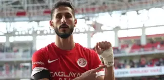 Bakan Yerlikaya: Antalyaspor'un İsrailli futbolcusu Jehezkel, ülkemizden ayrıldı