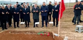 İçişleri Bakanı Ali Yerlikaya, şehit Piyade Sözleşmeli Er Emrullah Gülmez'in ailesini ziyaret etti