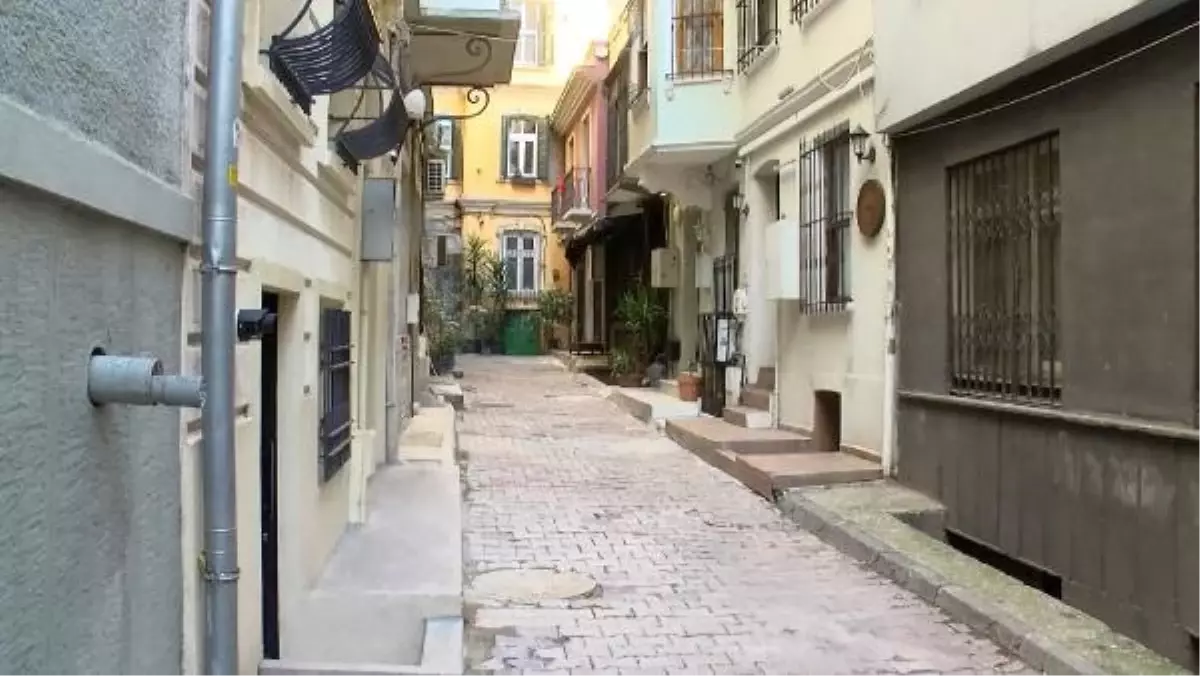 Beyoğlu'nda Turistlerden Birinin Şüpheli Ölümü