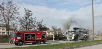 Çanakkale'de seyir halindeki beton mikseri alev aldı