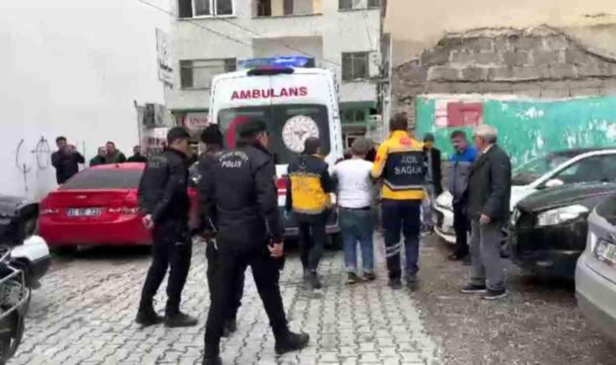 İskenderun'da Kardeş Kavgası: Kulağını ısırarak kopardılar