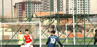 Gültepespor U18, E.M. Döğerspor'u 15-1 gibi farklı yenerek haftayı 3 puanla kapattı