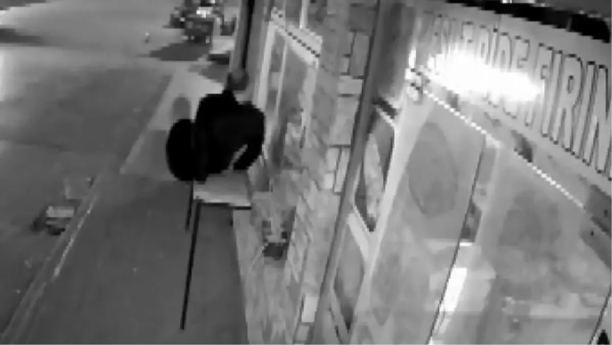 Adana'da Sadaka Kumbarası ve Motosiklet Hırsızlığı