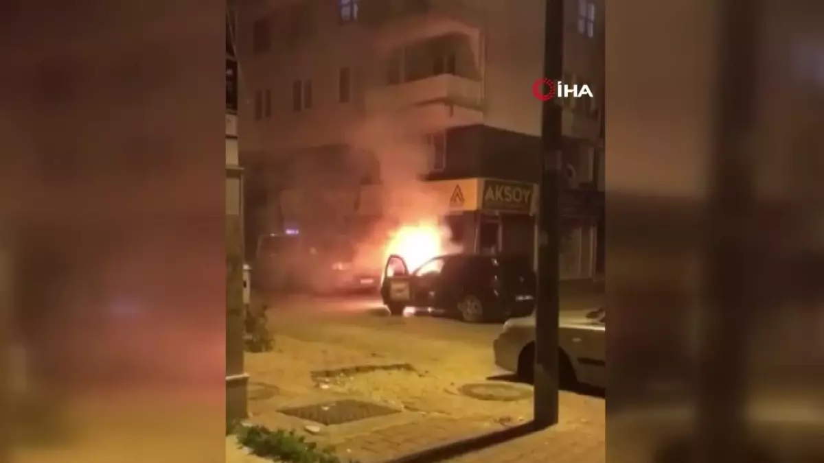 Otomobil alev alev aldı, o hem kaydetti hem de uyarılarda bulundu