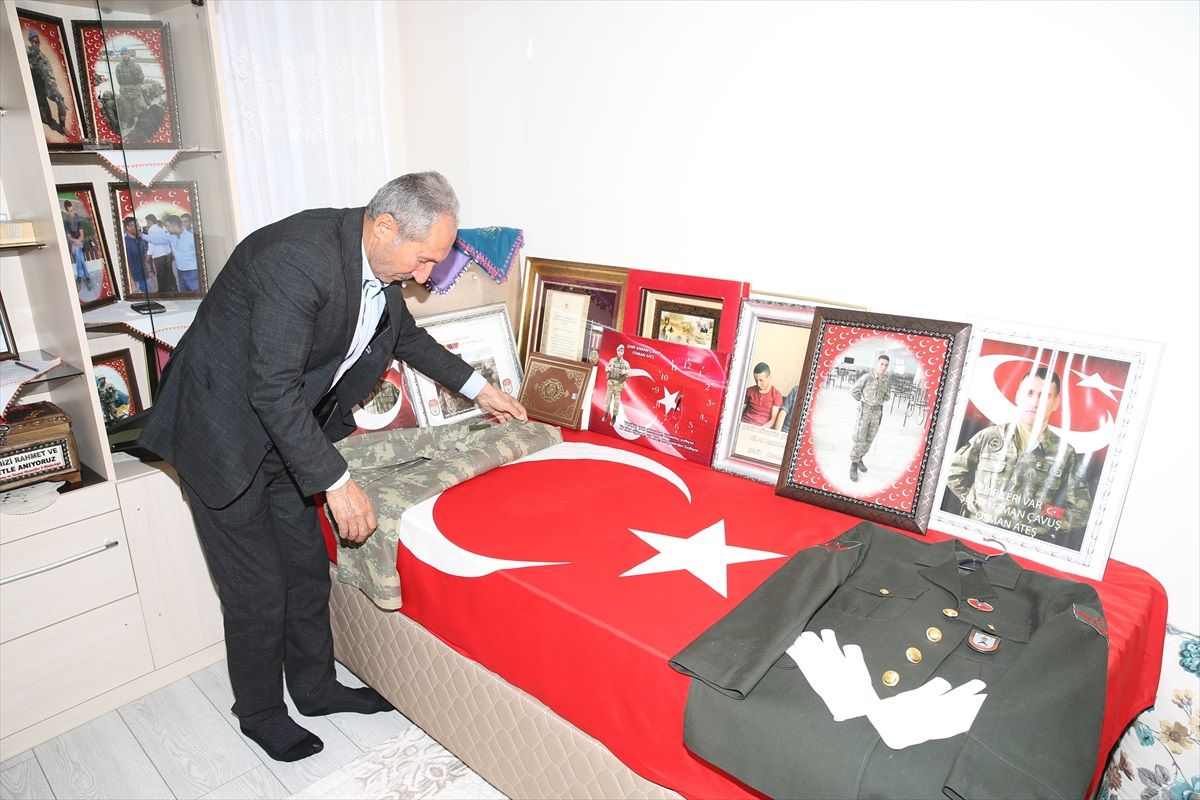 Şehit Piyade Uzman Çavuş Osman Ateş'in Ailesi, Hatıralarını Yaşatıyor