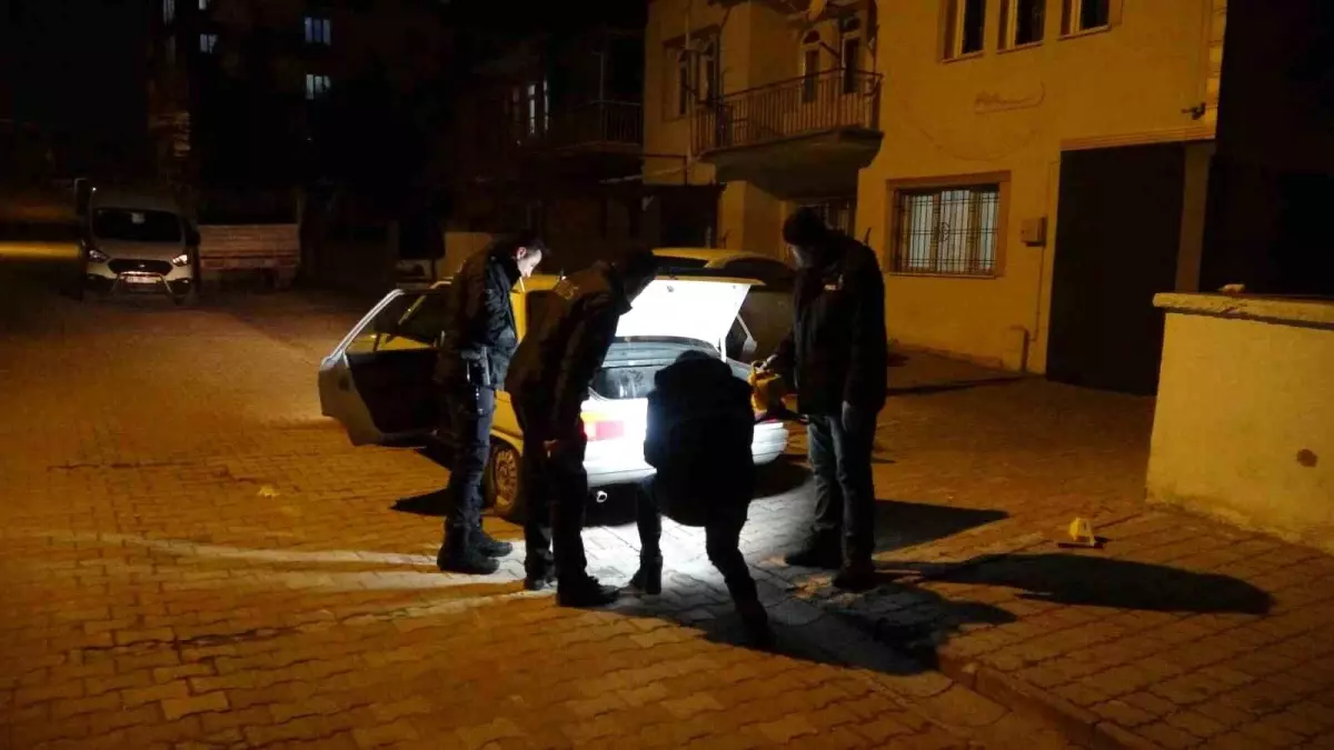 Malatya'da araçta silahlı saldırı: Bir kişi yaralandı