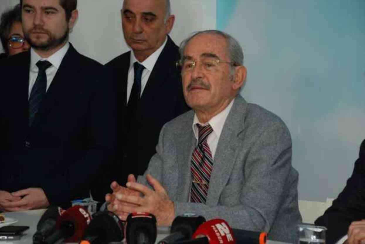 Yılmaz Büyükerşen, CHP'yi eleştirdi: 'Geçimsizlikler, kıskançlıklar, iftiralar gibi eğilimler var' Yılmaz Büyükerşen, CHP'yi eleştirdi: 'Geçimsizlikler, kıskançlıklar, iftiralar gibi eğilimler var'