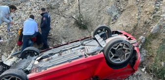 Alanya'da şarampole devrilen otomobilin sürücüsü yaralandı